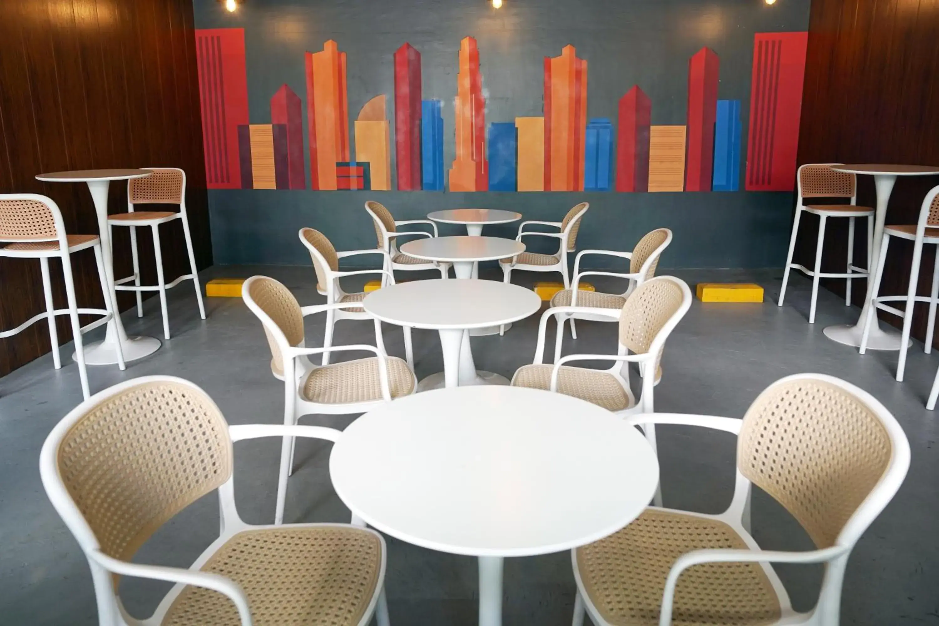 Property building in mySTAY Hotel BGC North